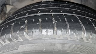 Used 2019 Hyundai Verna [2017-2020] 1.6 VTVT SX (O) Petrol Manual tyres RIGHT REAR TYRE TREAD VIEW