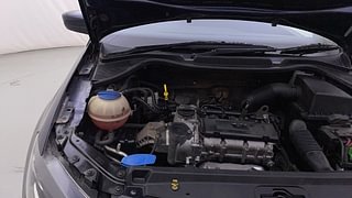 Used 2015 Volkswagen Polo [2015-2019] Comfortline 1.2L (P) Petrol Manual engine ENGINE RIGHT SIDE HINGE & APRON VIEW