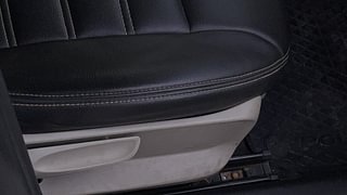 Used 2014 Volkswagen Polo [2010-2014] Comfortline 1.2 (D) Diesel Manual top_features Driver height adjustable seat