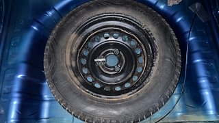 Used 2021 renault Kwid 1.0 RXT Opt Petrol Manual tyres SPARE TYRE VIEW