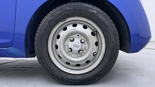Used 2017 Hyundai Eon [2011-2018] Era + Petrol Manual tyres RIGHT FRONT TYRE RIM VIEW