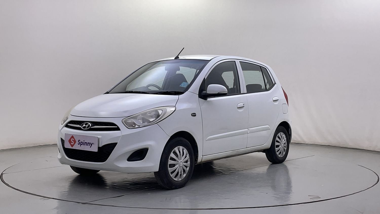 LEFT FRONT CORNER VIEW