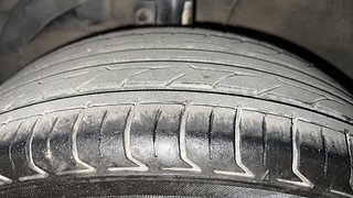 Used 2018 Maruti Suzuki Baleno [2015-2019] Zeta Petrol Petrol Manual tyres LEFT FRONT TYRE TREAD VIEW