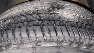 Used 2015 Mahindra XUV500 [2015-2018] W10 Diesel Manual tyres RIGHT FRONT TYRE TREAD VIEW