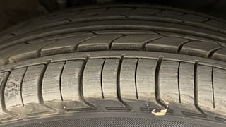 Used 2016 Volkswagen Polo [2014-2020] Highline 1.5 (D) Diesel Manual tyres RIGHT FRONT TYRE TREAD VIEW
