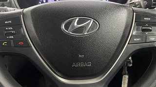 Used 2016 Hyundai Elite i20 [2014-2018] Sportz 1.4 CRDI Diesel Manual top_features Airbags