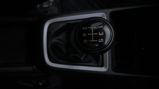 Used 2023 Maruti Suzuki Swift ZXI Petrol Manual interior GEAR  KNOB VIEW