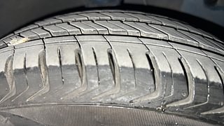 Used 2017 Hyundai Eon [2011-2018] Era + Petrol Manual tyres RIGHT FRONT TYRE TREAD VIEW