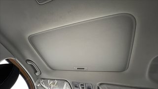 Used 2023 Hyundai New i20 Asta (O) 1.2 MT Petrol Manual top_features Sunroof