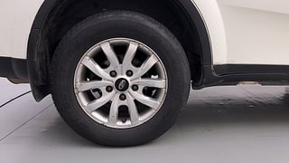 Used 2015 Mahindra XUV500 [2015-2018] W10 Diesel Manual tyres RIGHT REAR TYRE RIM VIEW