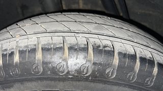 Used 2021 renault Kwid 1.0 RXT Opt Petrol Manual tyres RIGHT REAR TYRE TREAD VIEW