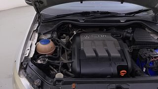 Used 2014 Volkswagen Polo [2010-2014] Comfortline 1.2 (D) Diesel Manual engine ENGINE RIGHT SIDE HINGE & APRON VIEW
