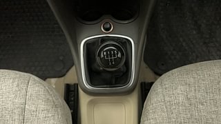 Used 2013 volkswagen Vento 1.6L Highline Petrol Petrol Manual interior GEAR  KNOB VIEW