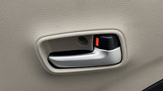 Used 2017 Maruti Suzuki Celerio VXI AMT Petrol Automatic top_features Central locking
