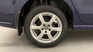 Used 2013 volkswagen Vento 1.6L Highline Petrol Petrol Manual tyres RIGHT REAR TYRE RIM VIEW