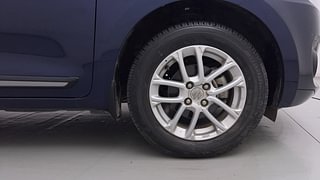 Used 2023 Maruti Suzuki Swift ZXI Petrol Manual tyres RIGHT FRONT TYRE RIM VIEW