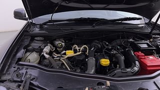 Used 2019 Renault Duster [2015-2019] 85 PS RXS MT Diesel Manual engine ENGINE RIGHT SIDE HINGE & APRON VIEW
