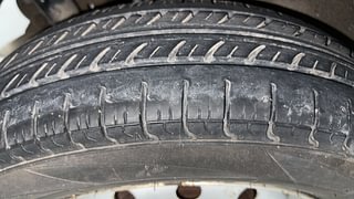 Used 2017 Maruti Suzuki Wagon R 1.0 [2013-2019] LXi CNG Petrol+cng Manual tyres RIGHT REAR TYRE TREAD VIEW