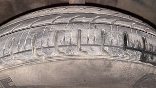 Used 2018 Datsun Redi-GO [2015-2019] S 1.0 AMT Petrol Automatic tyres RIGHT FRONT TYRE TREAD VIEW