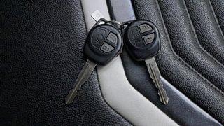 Used 2019 Maruti Suzuki Vitara Brezza [2018-2020] ZDi AMT Diesel Automatic extra CAR KEY VIEW