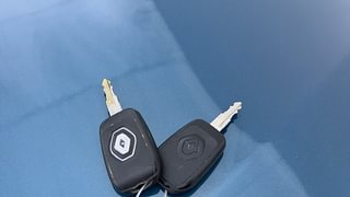 Used 2021 renault Kwid 1.0 RXT Opt Petrol Manual extra CAR KEY VIEW