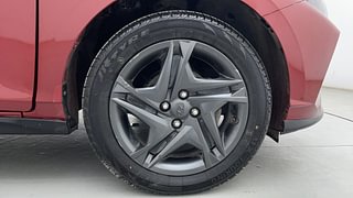 Used 2021 Hyundai New i20 Sportz 1.2 IVT Petrol Automatic tyres RIGHT FRONT TYRE RIM VIEW
