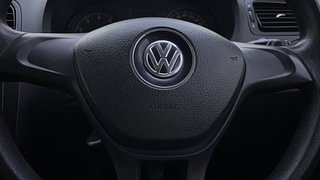 Used 2015 Volkswagen Polo [2015-2019] Comfortline 1.2L (P) Petrol Manual top_features Airbags