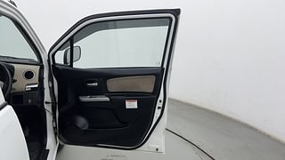 Used 2017 Maruti Suzuki Wagon R 1.0 [2013-2019] LXi CNG Petrol+cng Manual interior RIGHT FRONT DOOR OPEN VIEW