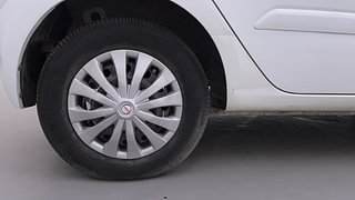 Used 2012 Hyundai i10 [2010-2016] Sportz AT Petrol Petrol Automatic tyres RIGHT REAR TYRE RIM VIEW