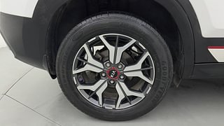 Used 2020 Kia Seltos GTX Plus AT D Diesel Automatic tyres RIGHT REAR TYRE RIM VIEW