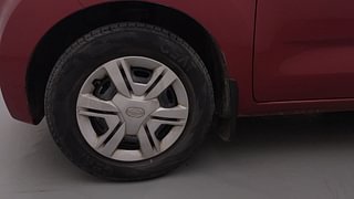 Used 2018 Datsun Redi-GO [2015-2019] S 1.0 AMT Petrol Automatic tyres LEFT FRONT TYRE RIM VIEW