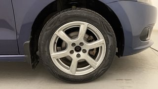 Used 2013 volkswagen Vento 1.6L Highline Petrol Petrol Manual tyres RIGHT FRONT TYRE RIM VIEW