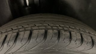 Used 2013 volkswagen Vento 1.6L Highline Petrol Petrol Manual tyres RIGHT REAR TYRE TREAD VIEW