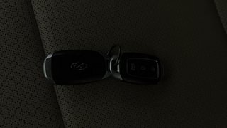 Used 2019 Hyundai Verna [2017-2020] 1.6 VTVT SX (O) Petrol Manual extra CAR KEY VIEW