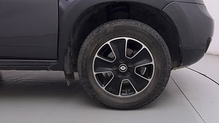 Used 2019 Renault Duster [2015-2019] 85 PS RXS MT Diesel Manual tyres RIGHT FRONT TYRE RIM VIEW