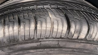 Used 2014 Volkswagen Polo [2010-2014] Comfortline 1.2 (D) Diesel Manual tyres RIGHT FRONT TYRE TREAD VIEW