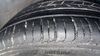 Used 2023 Hyundai New i20 Sportz 1.2 IVT Petrol Automatic tyres RIGHT FRONT TYRE TREAD VIEW