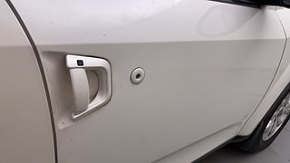 Used 2015 Mahindra XUV500 [2015-2018] W10 Diesel Manual dents MINOR DENT