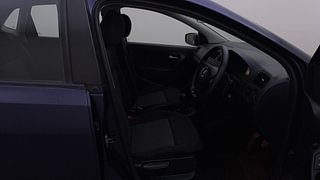 Used 2015 Volkswagen Polo [2015-2019] Comfortline 1.2L (P) Petrol Manual interior RIGHT SIDE FRONT DOOR CABIN VIEW