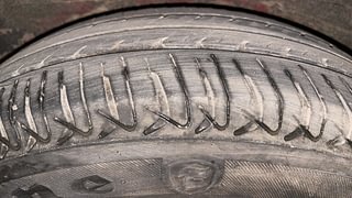 Used 2013 Hyundai i10 magna 1.1 Petrol Manual tyres RIGHT REAR TYRE TREAD VIEW