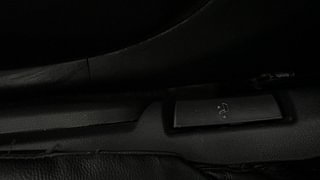 Used 2016 Hyundai Elite i20 [2014-2018] Sportz 1.4 CRDI Diesel Manual top_features Driver height adjustable seat