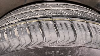 Used 2013 Hyundai i10 magna 1.1 Petrol Manual tyres RIGHT FRONT TYRE TREAD VIEW