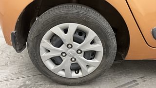 Used 2016 Hyundai Grand i10 Sportz 1.2 Kappa VTVT Petrol Manual tyres RIGHT REAR TYRE RIM VIEW