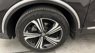 Used 2023 MG Motors Astor Sharp 1.5 CVT Petrol Automatic tyres LEFT FRONT TYRE RIM VIEW