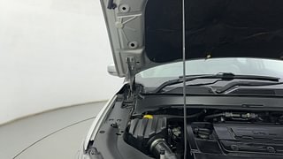 Used 2018 JEEP Compass [2017-2021] Limited 1.4 Petrol AT Petrol Automatic engine ENGINE RIGHT SIDE HINGE & APRON VIEW