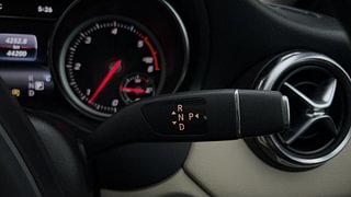 Used 2019 Mercedes-Benz GLA [2017-2020] 200d Sport Diesel Automatic interior GEAR  KNOB VIEW