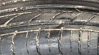 Used 2018 Maruti Suzuki Wagon R 1.0 [2015-2019] VXI AMT Petrol Automatic tyres LEFT FRONT TYRE TREAD VIEW