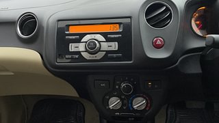 Used 2014 Honda Brio [2011-2016] VX AT Petrol Automatic interior MUSIC SYSTEM & AC CONTROL VIEW