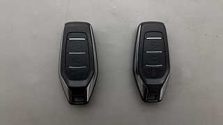 Used 2021 Mahindra XUV500 [2018-2021] W7 Diesel Manual extra CAR KEY VIEW