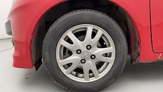 Used 2014 Honda Brio [2011-2016] VX AT Petrol Automatic tyres LEFT FRONT TYRE RIM VIEW
